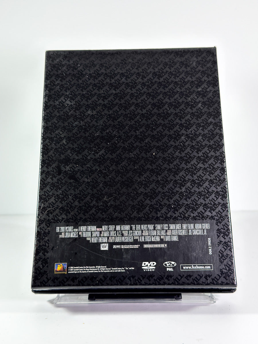 Bakside av cover til The Devil Wears Prada – Couture Edition på DVD