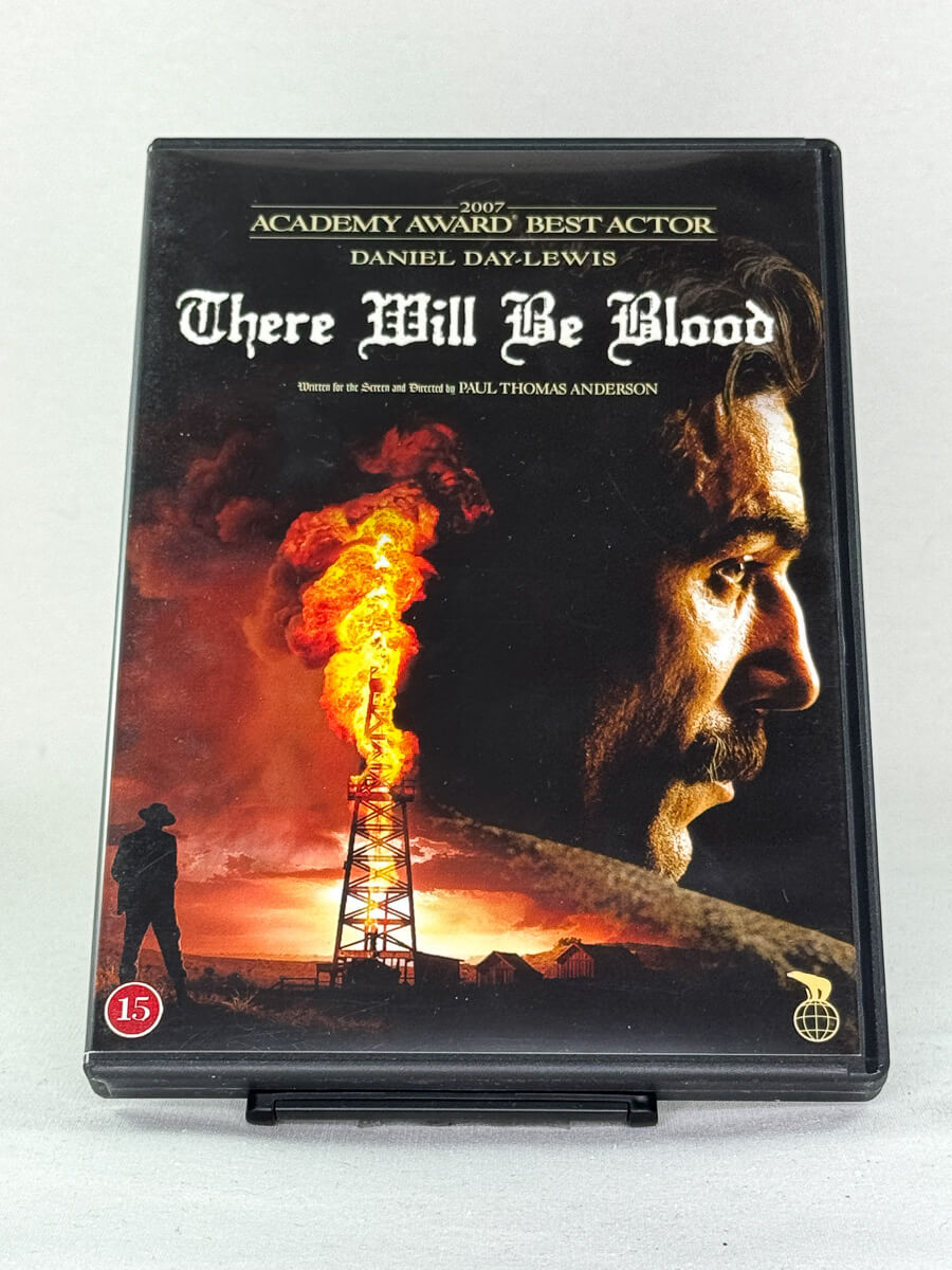 Brukt DVD-film There Will Be Blood – forside av originalt filmcover, kjøp brukte filmer og klassikere på DVD og Blu-ray hos Brukbar Film