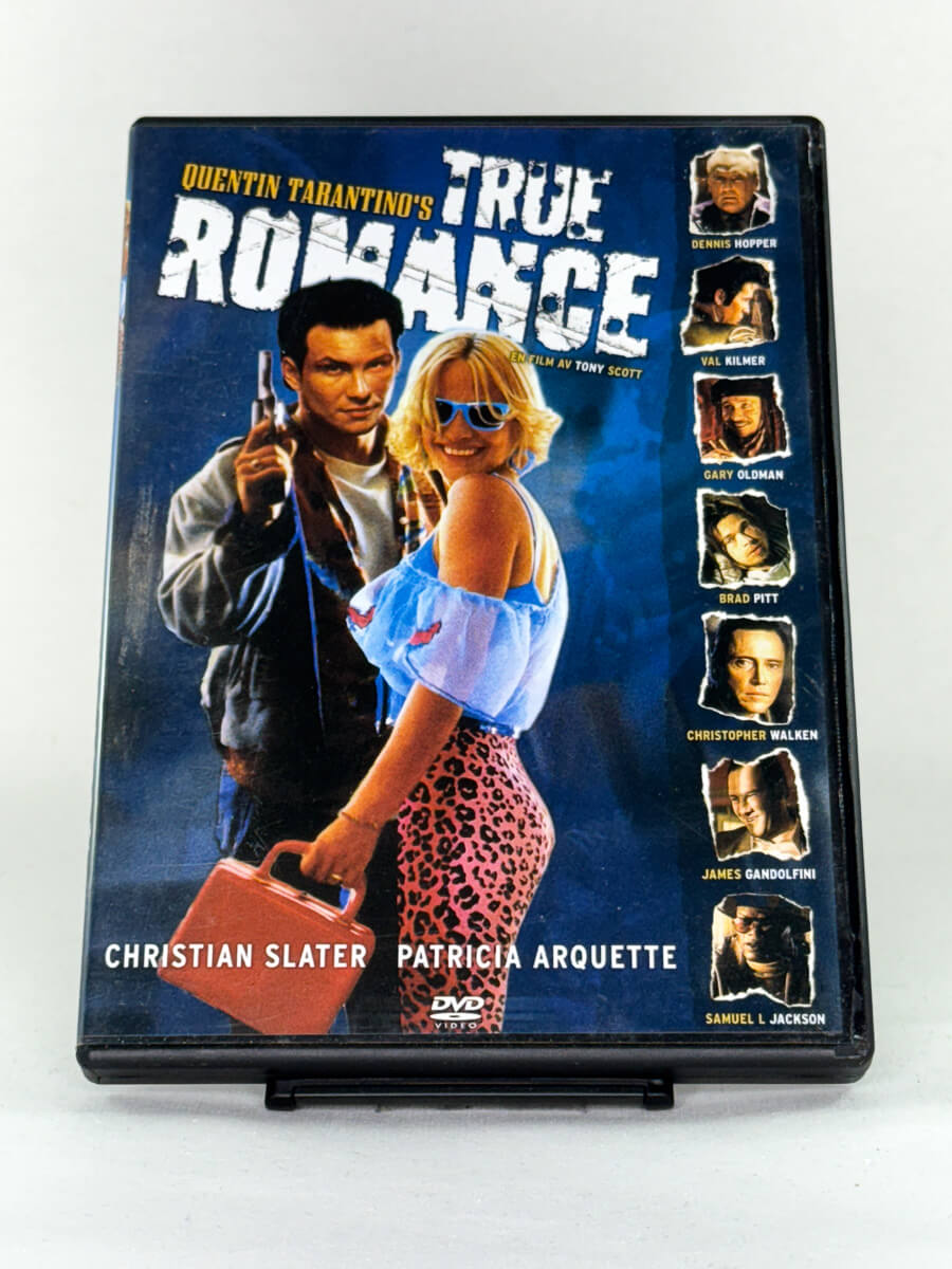 DVD-forside til filmen True Romance
Originalt cover brukt for produktbilde i nettbutikken Brukbar Film