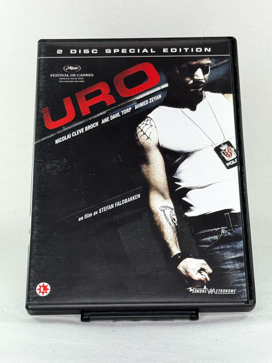 DVD-forside til filmen URO
Originalt cover brukt for produktbilde i nettbutikken Brukbar Film