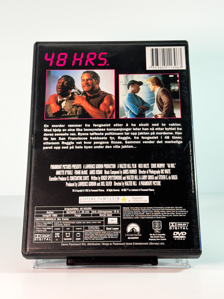 Bakside av cover til 48 Hrs., bruktfilm på DVD hos Brukbar Film