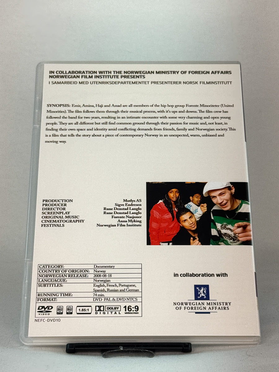 Bakside av DVD-cover til 99% ærlig – dokumentarfilm fra NFI om norsk ungdomskultur, brukt originalutgave hos Brukbar Film.