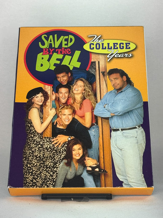DVD-forside til filmen Saved by the Bell: The College Years
Originalt cover brukt for produktbilde i nettbutikken Brukbar Film