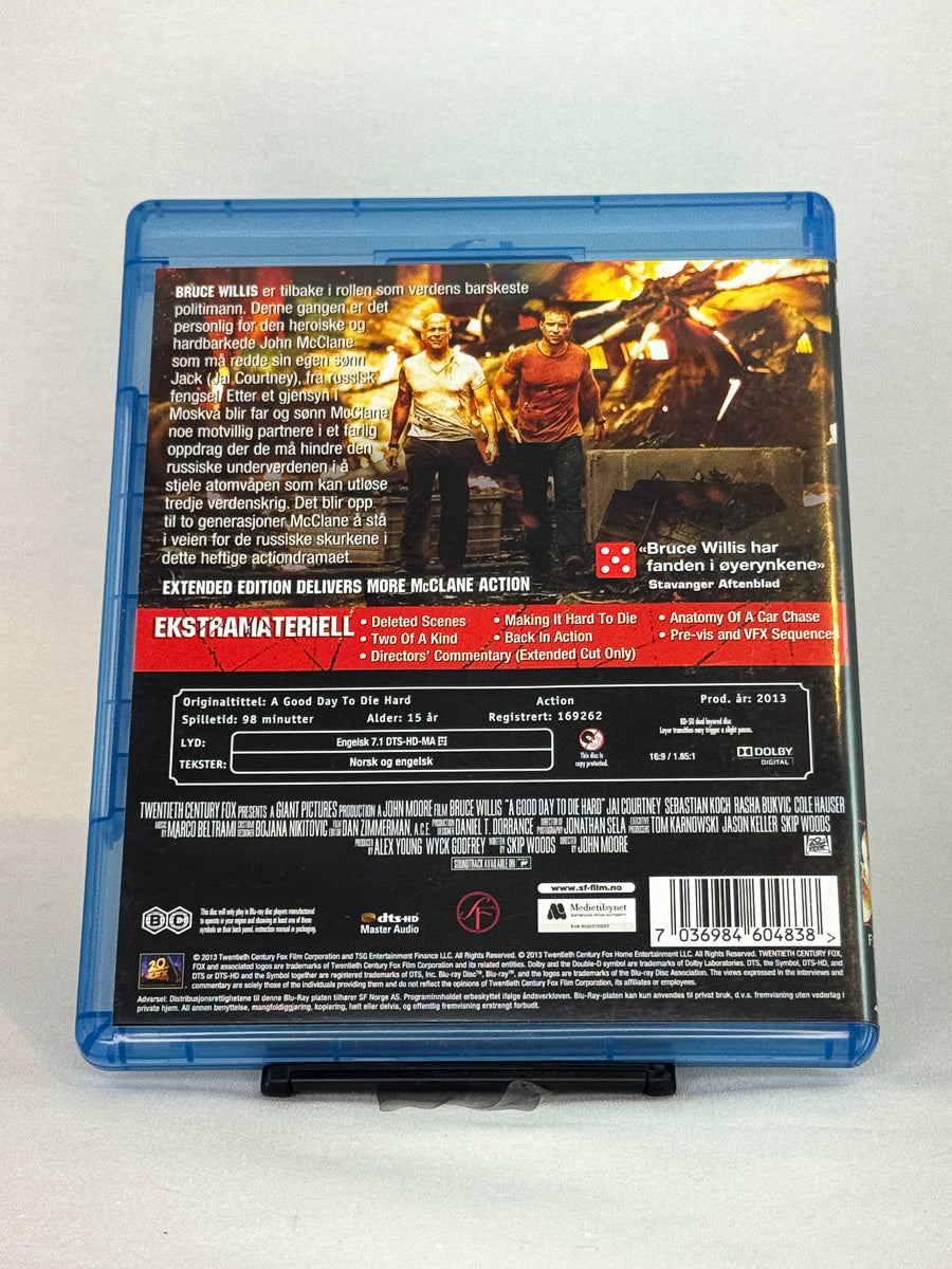 Bakside av Blu-ray-cover for A Good Day to Die Hard – brukt original Blu-ray actionfilm fra Brukbar Film