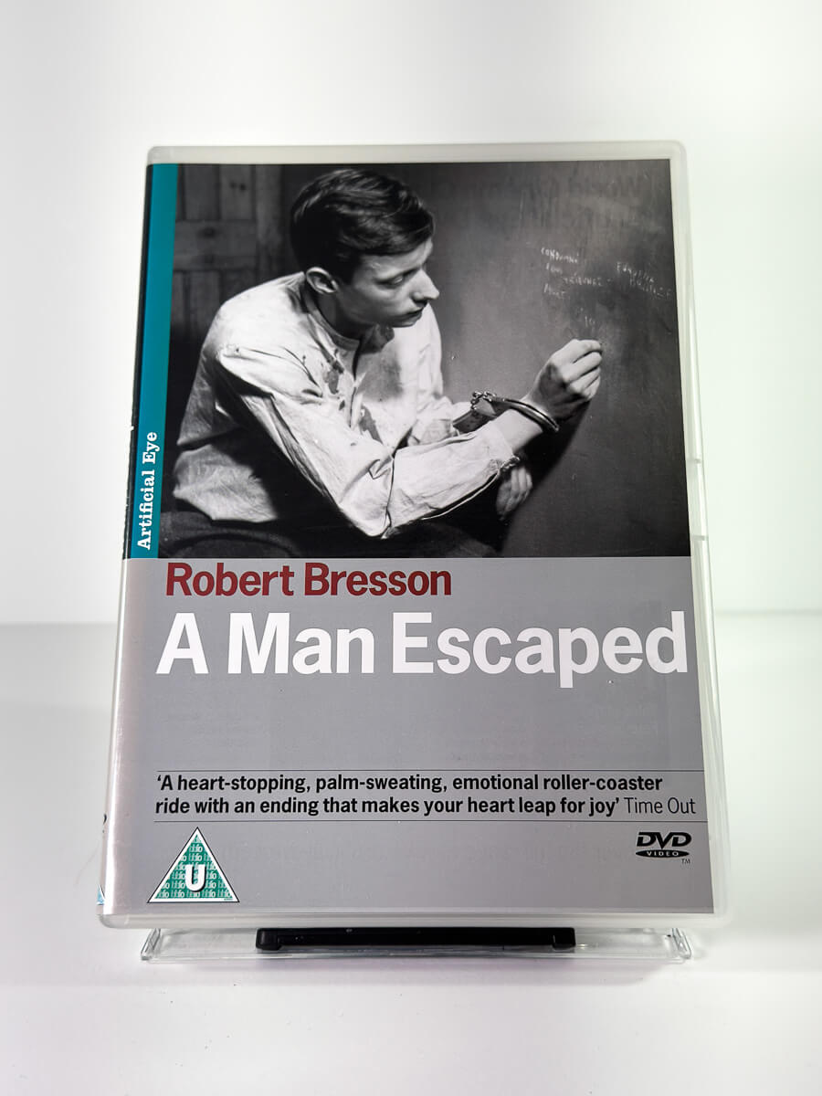 Forside av cover til A Man Escaped, bruktfilm hos nettbutikken Brukbar Film