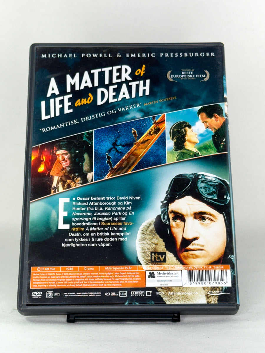 DVD-bakside til filmen A Matter of Life and Death
Baksiden viser info, spesifikasjoner og eventuell ekstratekst – produktbilde fra nettbutikken Brukbar Film