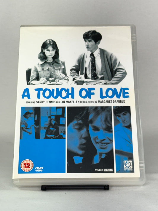 DVD-forside til filmen A Touch of Love
Originalt cover brukt for produktbilde i nettbutikken Brukbar Film