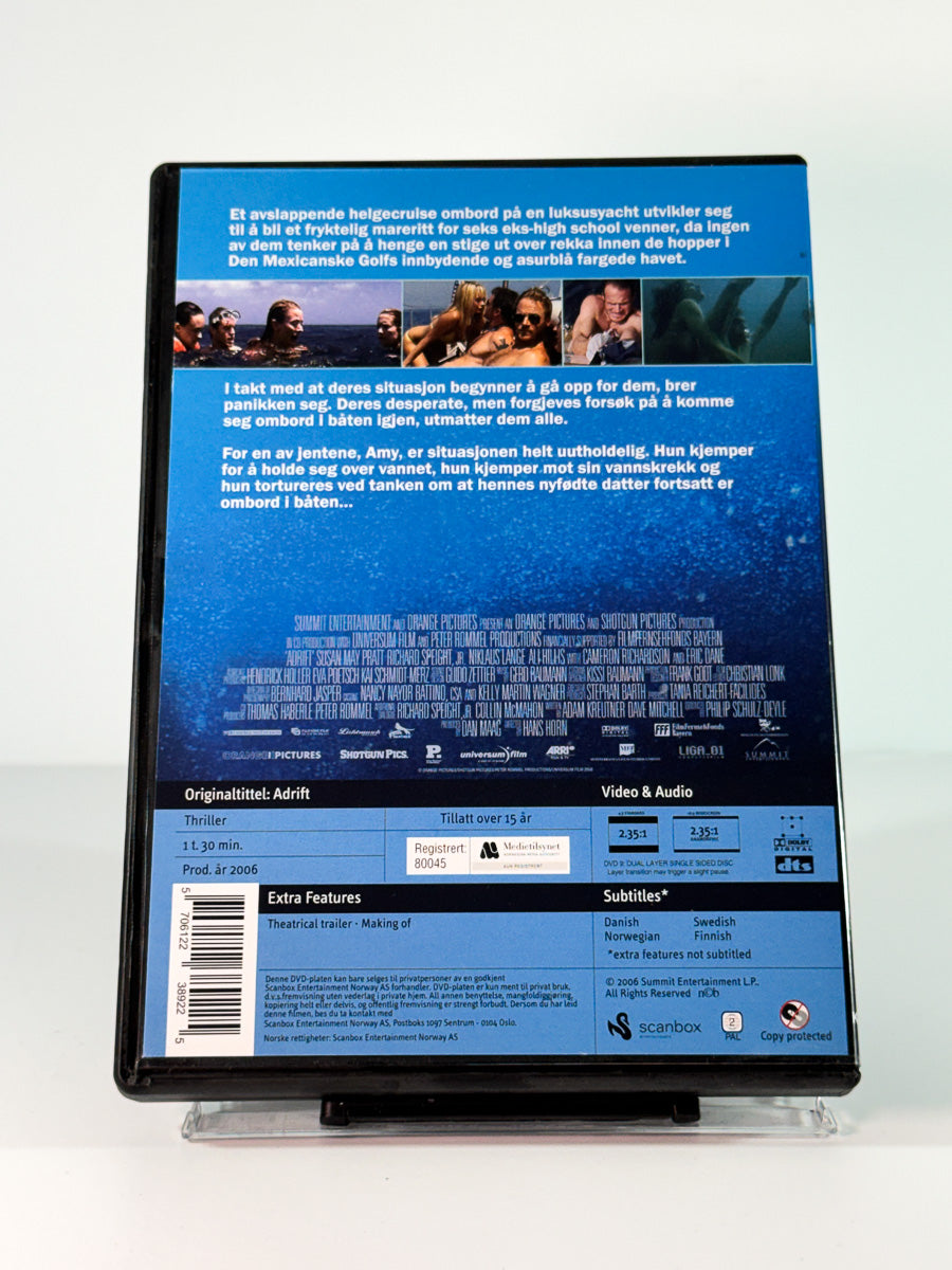 Bakside av cover til Åpent Farvann, bruktfilm på DVD hos Brukbar Film
