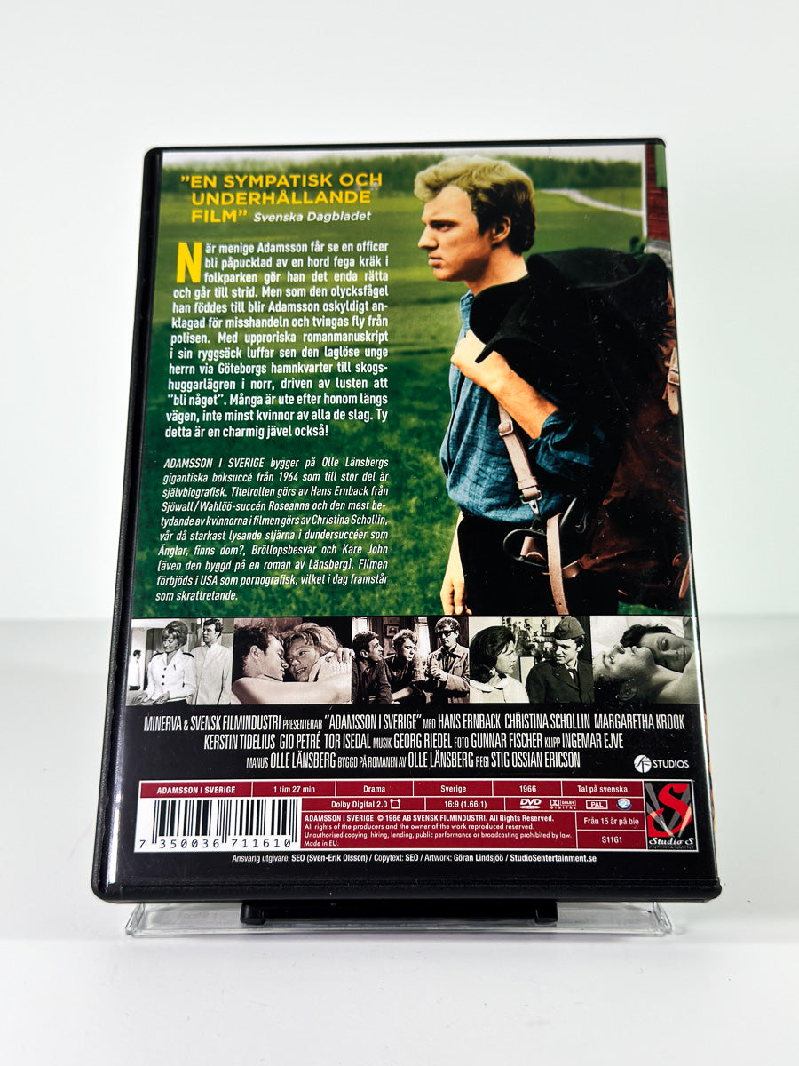 Bakside av cover til Adamsson i Sverige på DVD