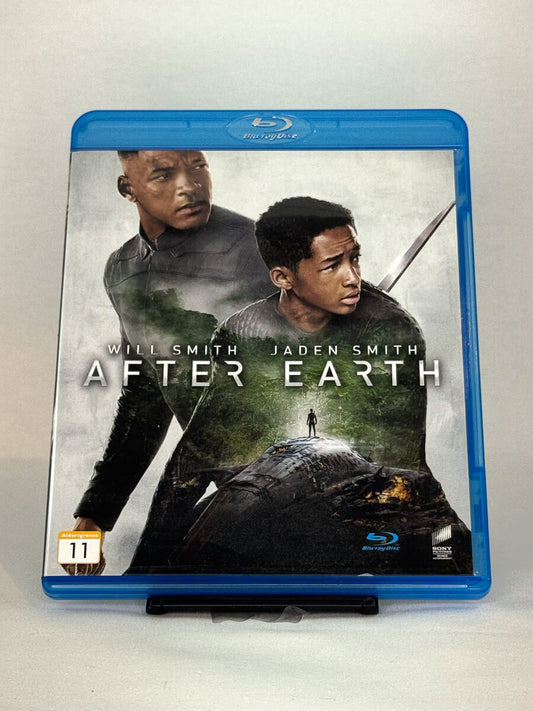Forside av Blu-ray-cover til sci-fi-filmen After Earth – brukt film med Will Smith og Jaden Smith fra Brukbar Film