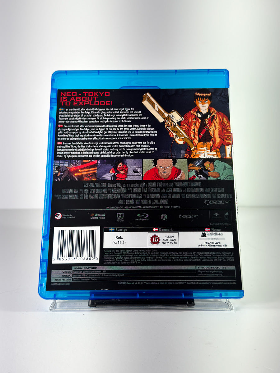 Bakside av cover til Akira på Blu-ray