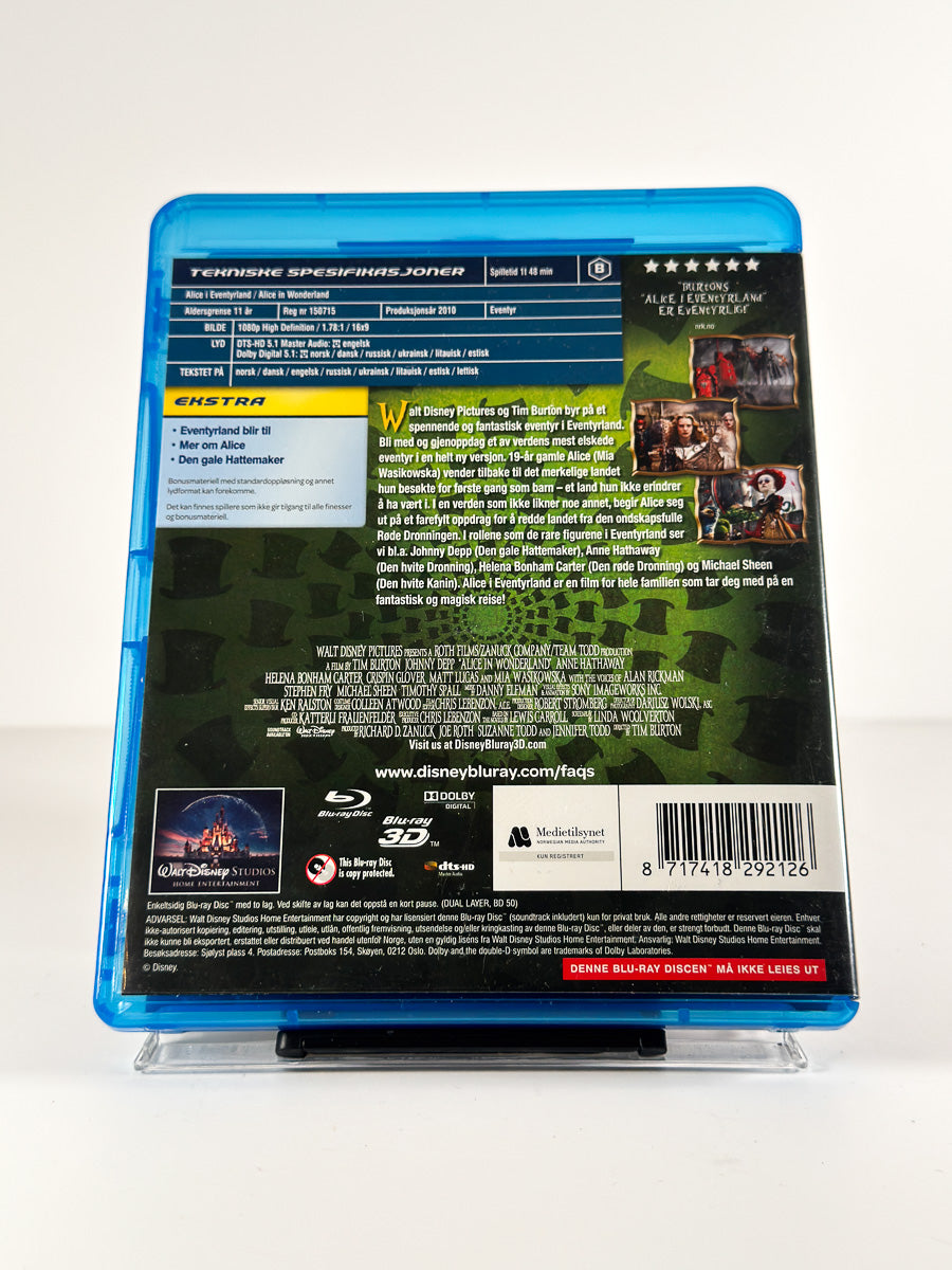 Bakside av cover til Alice in Wonderland på Blu-ray