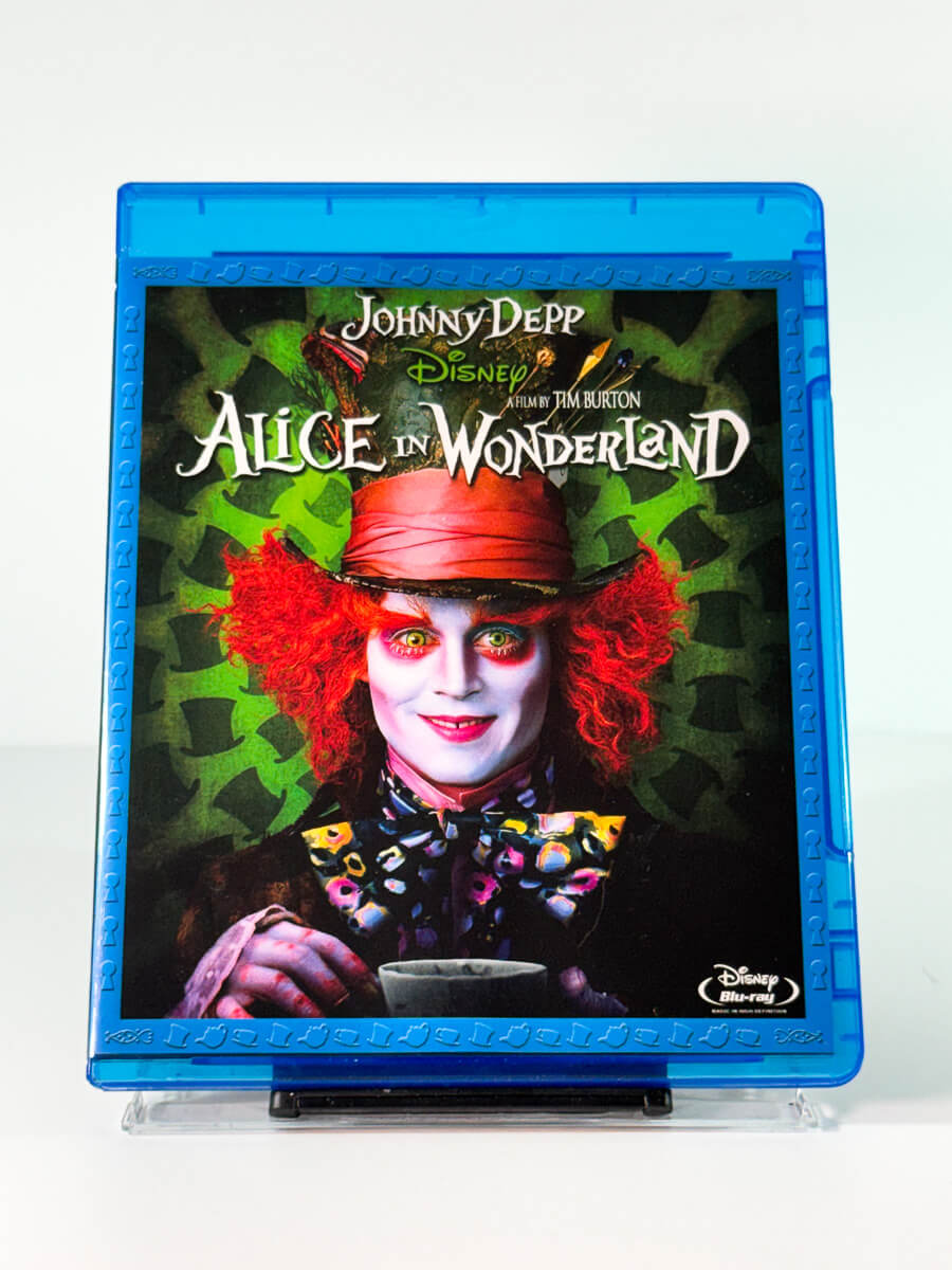 Forside av cover til Alice in Wonderland på Blu-ray