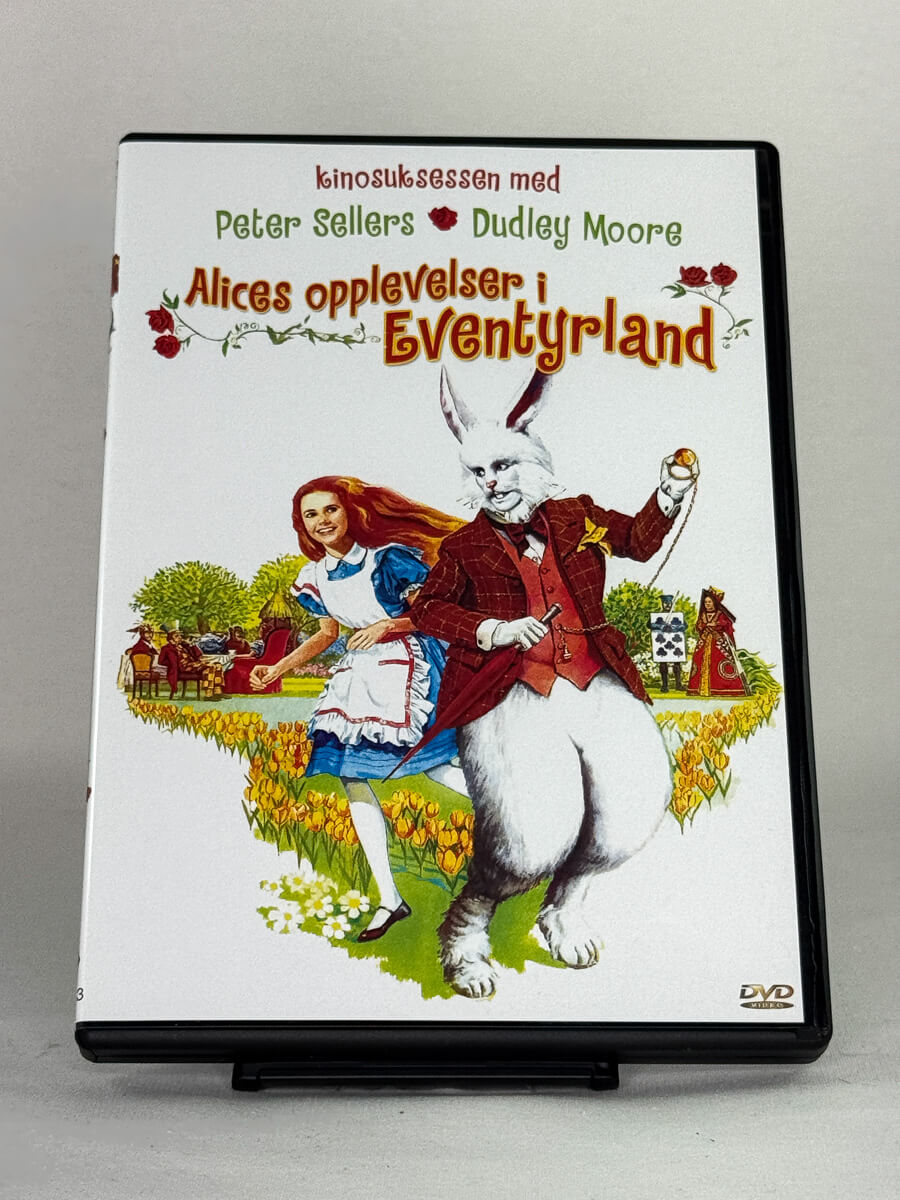 DVD-forside til filmen Alice's opplevelser i Eventyrland
Originalt cover brukt for produktbilde i nettbutikken Brukbar Film