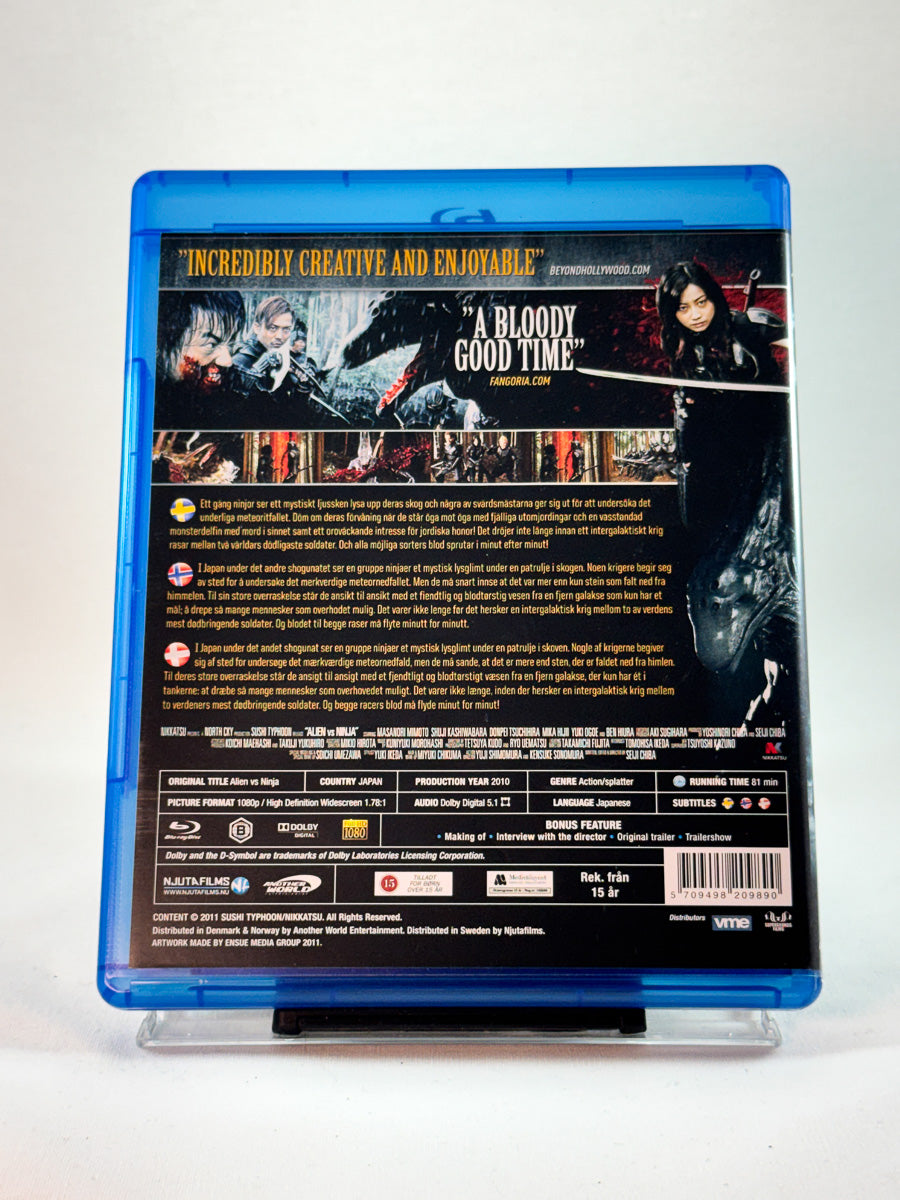 Bakside av cover til Alien vs. Ninja, brukt Blu-ray hos Brukbar Film