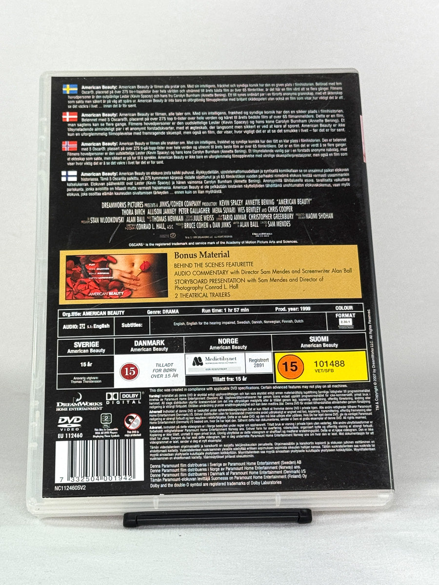 DVD-bakside til filmen American Beauty
Baksiden viser info, spesifikasjoner og eventuell ekstratekst – produktbilde fra nettbutikken Brukbar Film
