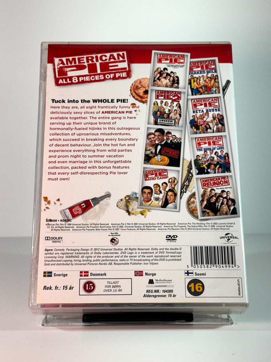 Bakside av cover til American Pie – All 8 Pieces, brukt original DVD hos Brukbar Film