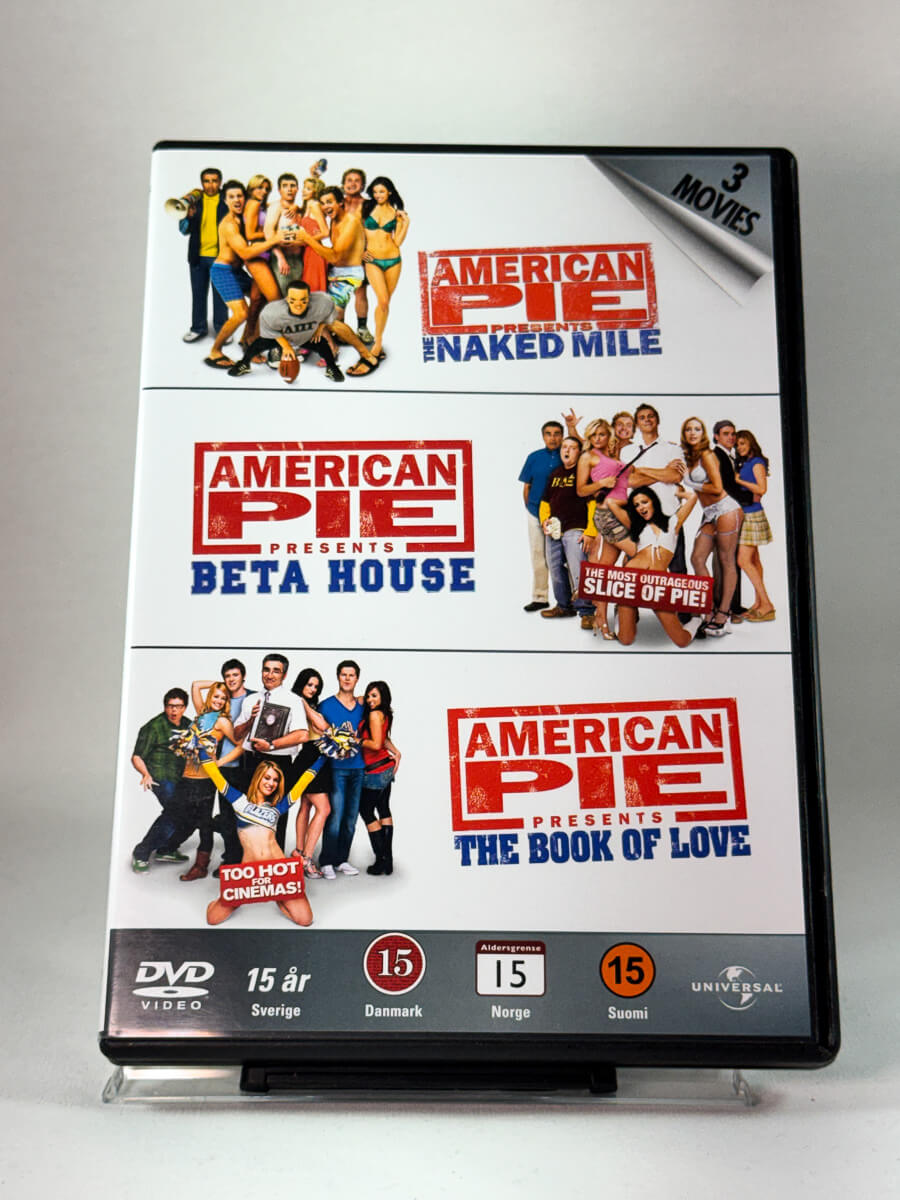 Forside av cover til American Pie Presents: The Naked Mile / Beta House / The Book of Love, brukt original DVD hos Brukbar Film