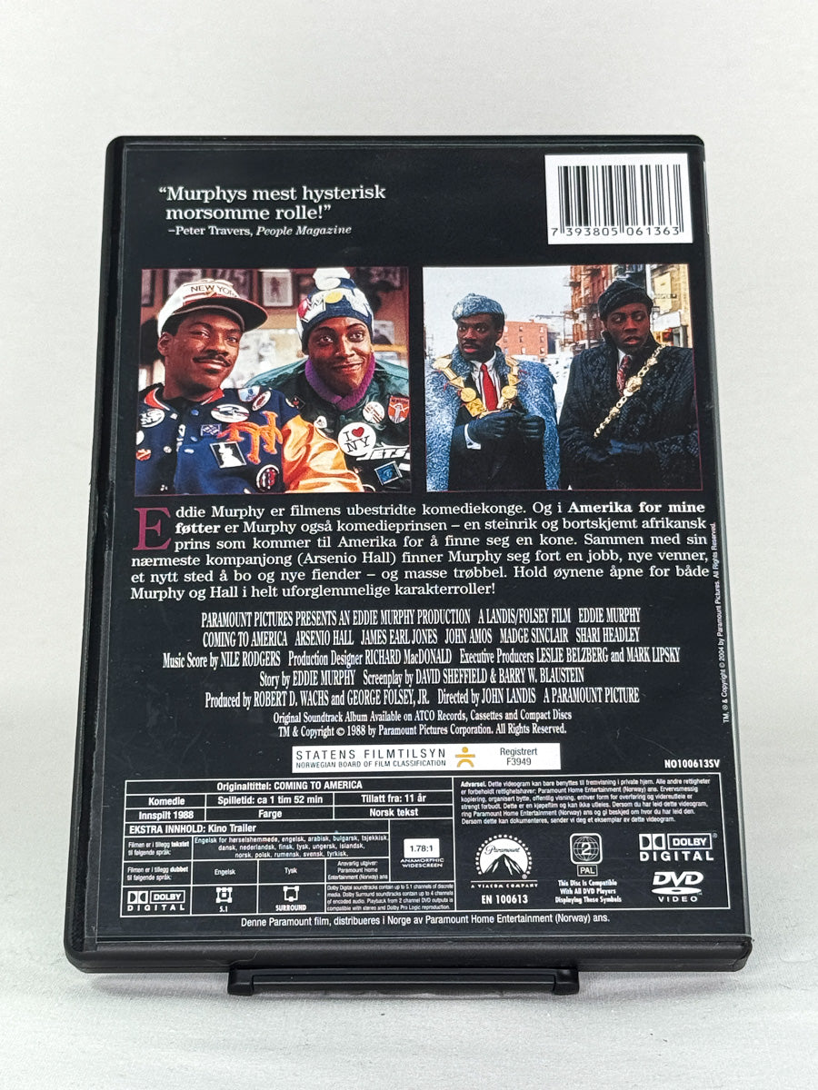 DVD-bakside til filmen Amerika for mine føtter
Baksiden viser info, spesifikasjoner og eventuell ekstratekst – produktbilde fra nettbutikken Brukbar Film