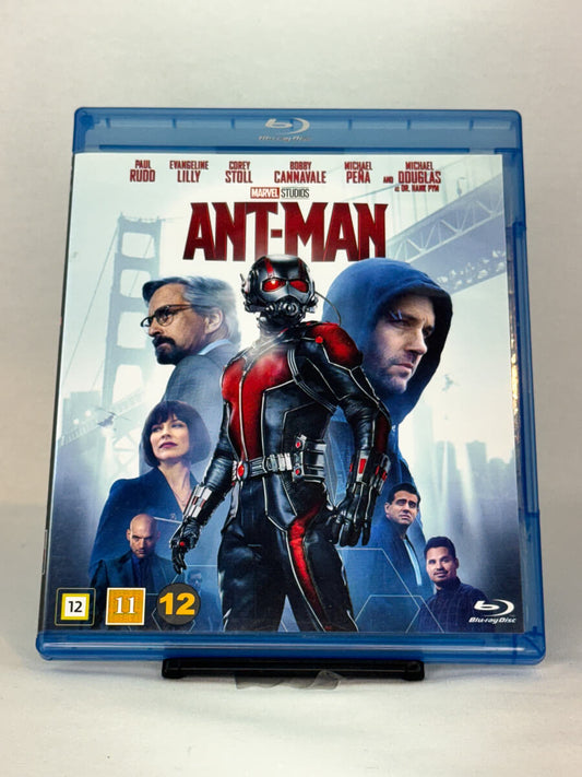 Forside av Blu-ray-cover til Ant-Man – superheltfilm fra Marvel Studios, brukt originalfilm hos Brukbar Film