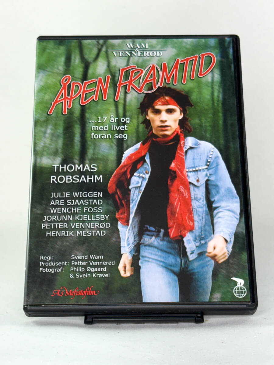DVD-forside til filmen Åpen framtid
Originalt cover brukt for produktbilde i nettbutikken Brukbar Film