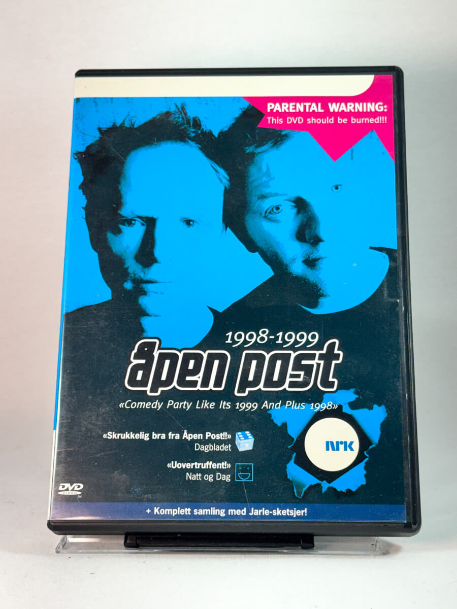 Forside av cover til Åpen Post 1998–1999, bruktfilm hos nettbutikken Brukbar Film