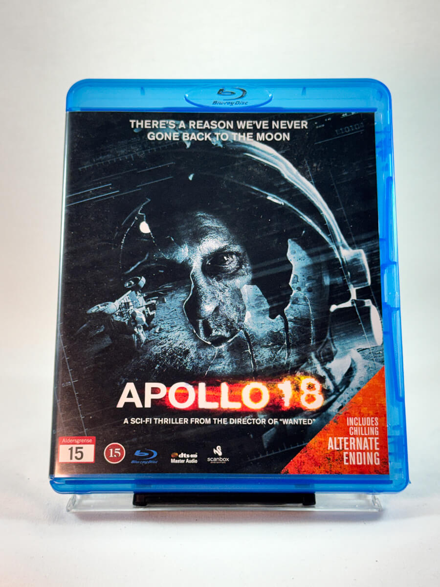 Apollo 18 – forside av Blu-ray-cover, sci-fi-thriller satt til måneferden, bruktfilm hos Brukbar Film