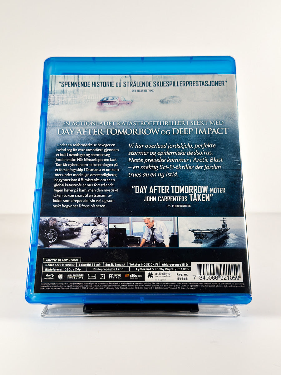 Bakside av cover til Arctic Blast på Blu-ray