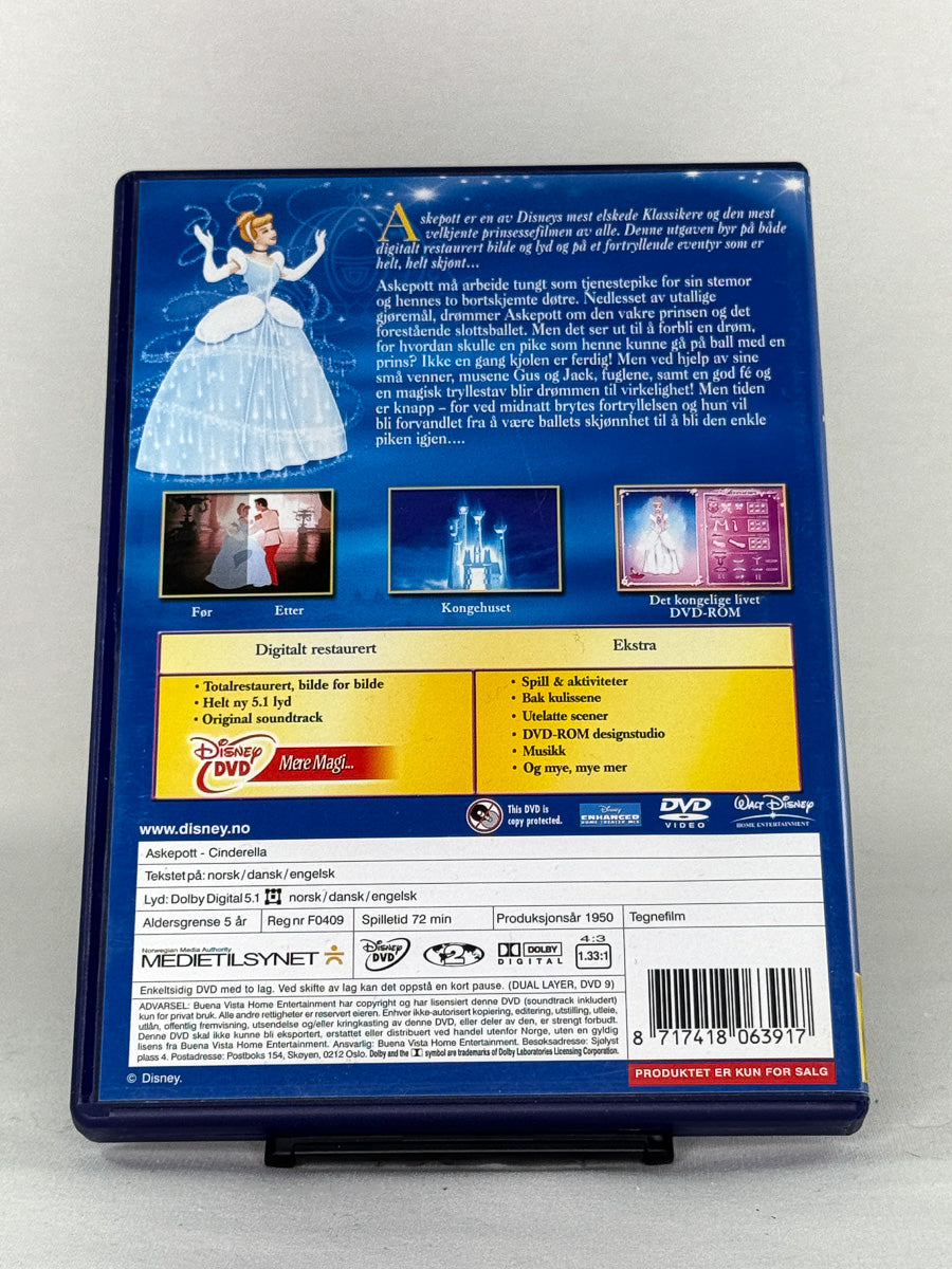 DVD-bakside til filmen Askepott  Spesialutgave
Baksiden viser info, spesifikasjoner og eventuell ekstratekst – produktbilde fra nettbutikken Brukbar Film