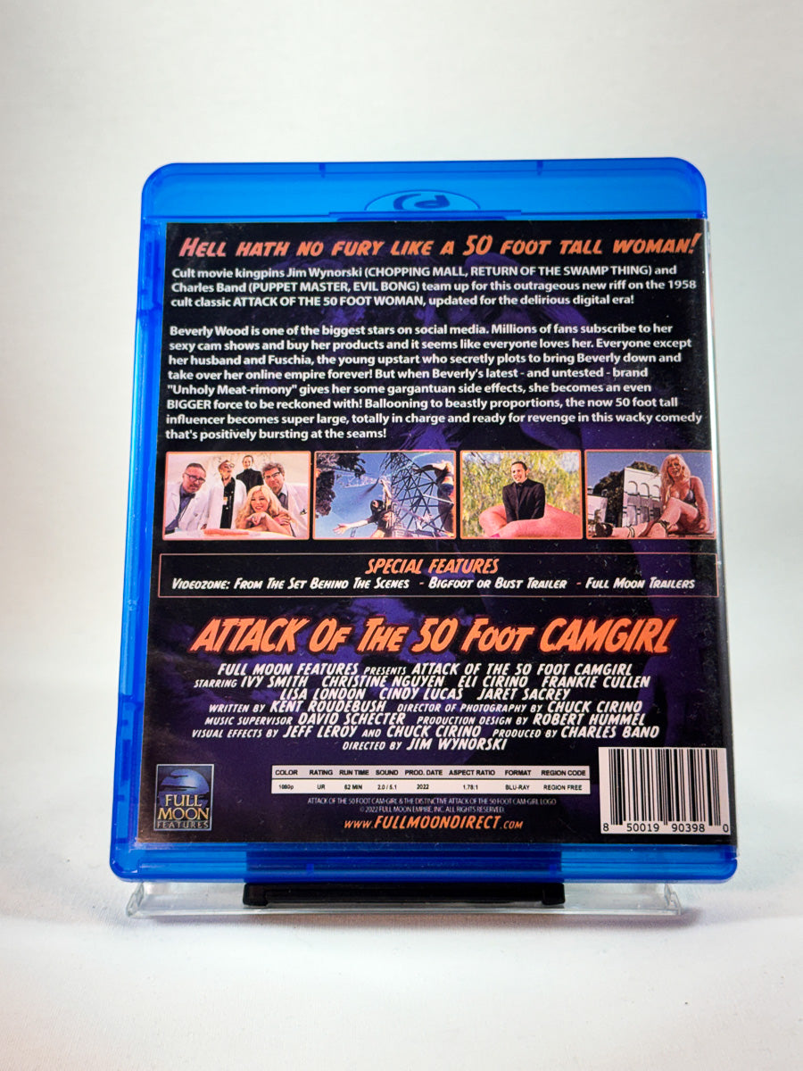Bakside av cover til Attack of the 50 Foot Camgirl, bruktfilm hos nettbutikken Brukbar Film