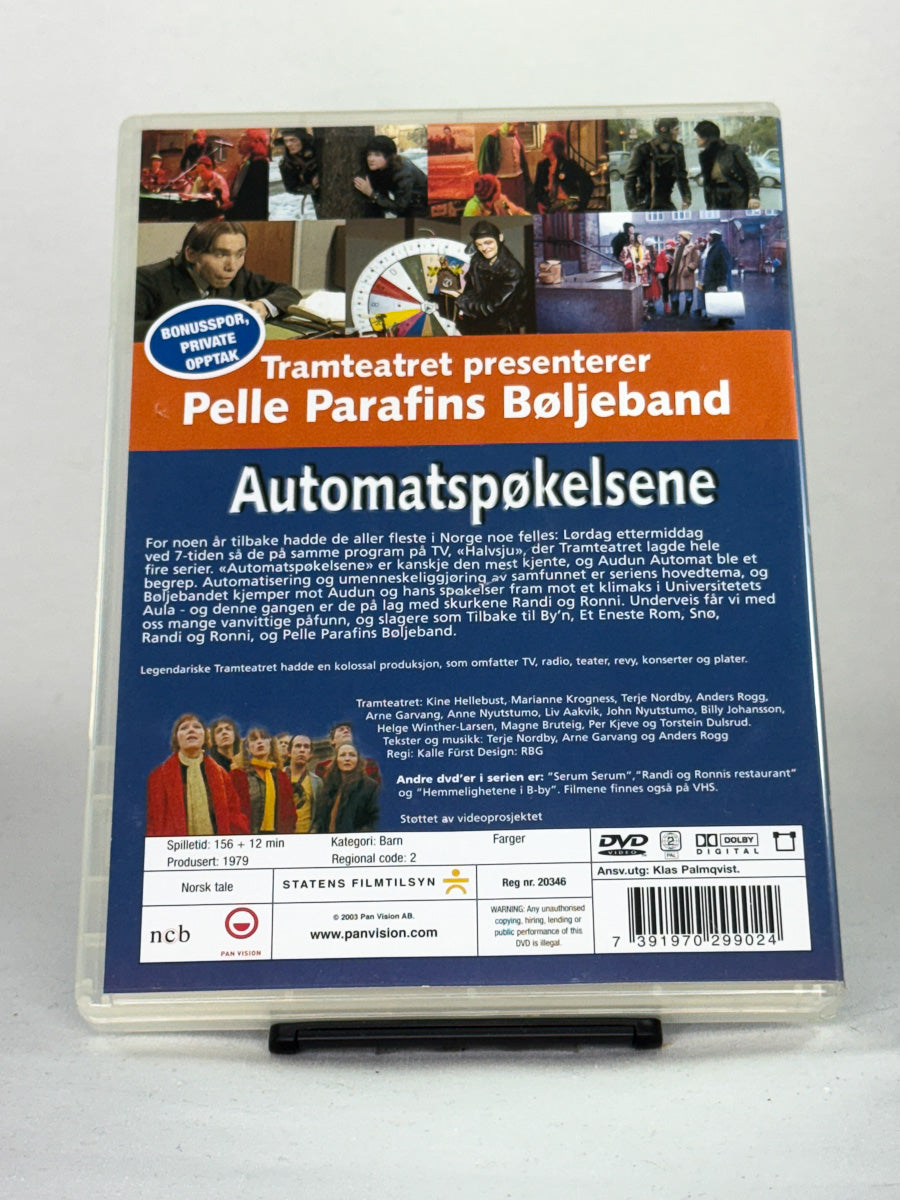 DVD-bakside til filmen Automatspøkelsene  Nr 2/4
Baksiden viser info, spesifikasjoner og eventuell ekstratekst – produktbilde fra nettbutikken Brukbar Film