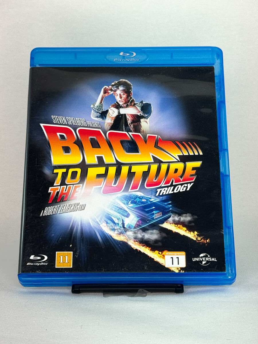 Forside av Blu-ray-cover til Back to the Future Trilogy – brukt klassisk sci-fi samleboks hos Brukbar Film