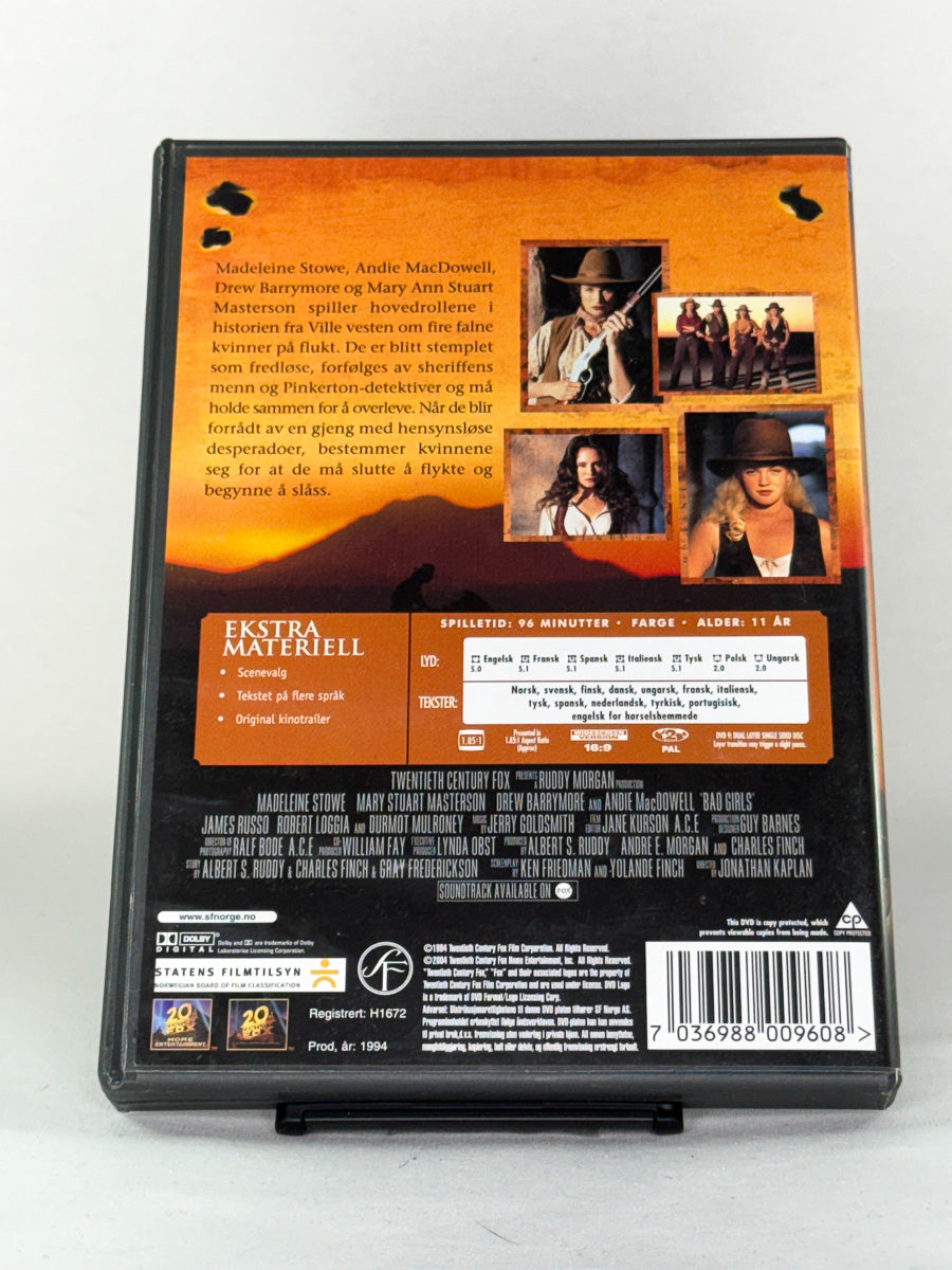 DVD-bakside til filmen Bad Girls
Baksiden viser info, spesifikasjoner og eventuell ekstratekst – produktbilde fra nettbutikken Brukbar Film