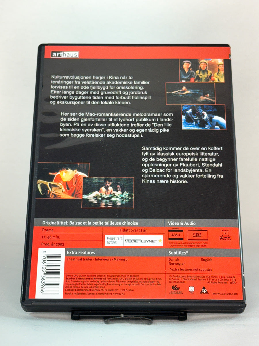 Bakside av DVD-cover til Balzac og den lille kinesiske syersken, bruktfilm hos nettbutikken Brukbar Film