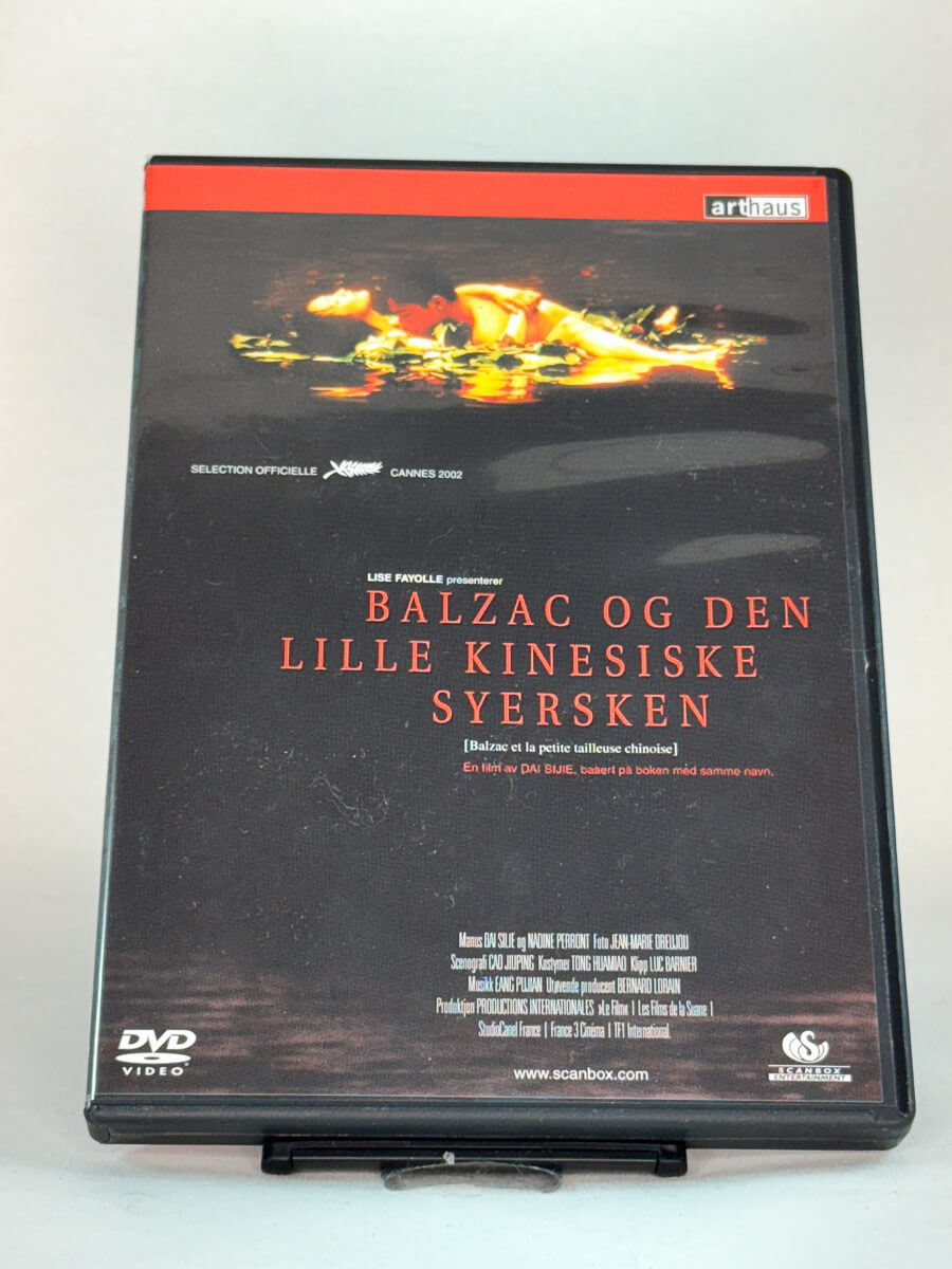 Forside av DVD-cover til Balzac og den lille kinesiske syersken, brukt DVD hos Brukbar Film