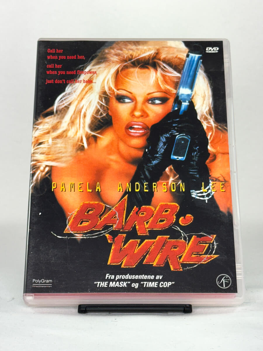 DVD-cover-forside til filmen Barb Wire – Brukt DVD fra nettbutikken Brukbar Film