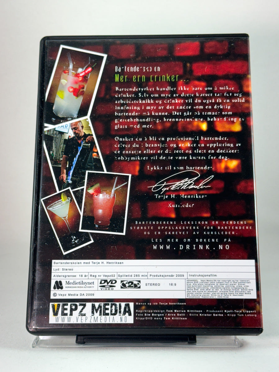 Bakside av DVD-cover for Bartenderskolen, bruktfilm hos nettbutikken Brukbar Film