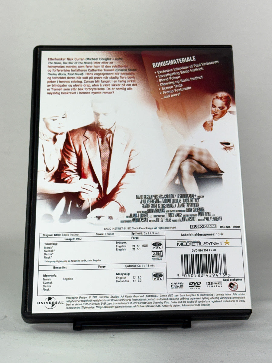 DVD-bakside til filmen Basic Instinct
Baksiden viser info, spesifikasjoner og eventuell ekstratekst – produktbilde fra nettbutikken Brukbar Film