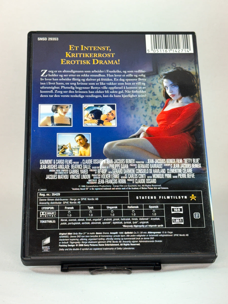 Bakside av DVD-cover for Betty Blue – 37°2 om morgenen (originaltittel: Betty Blue 37°2 le matin) – detaljert informasjon om denne klassiske, erotiske filmen, brukt DVD fra Brukbar Film