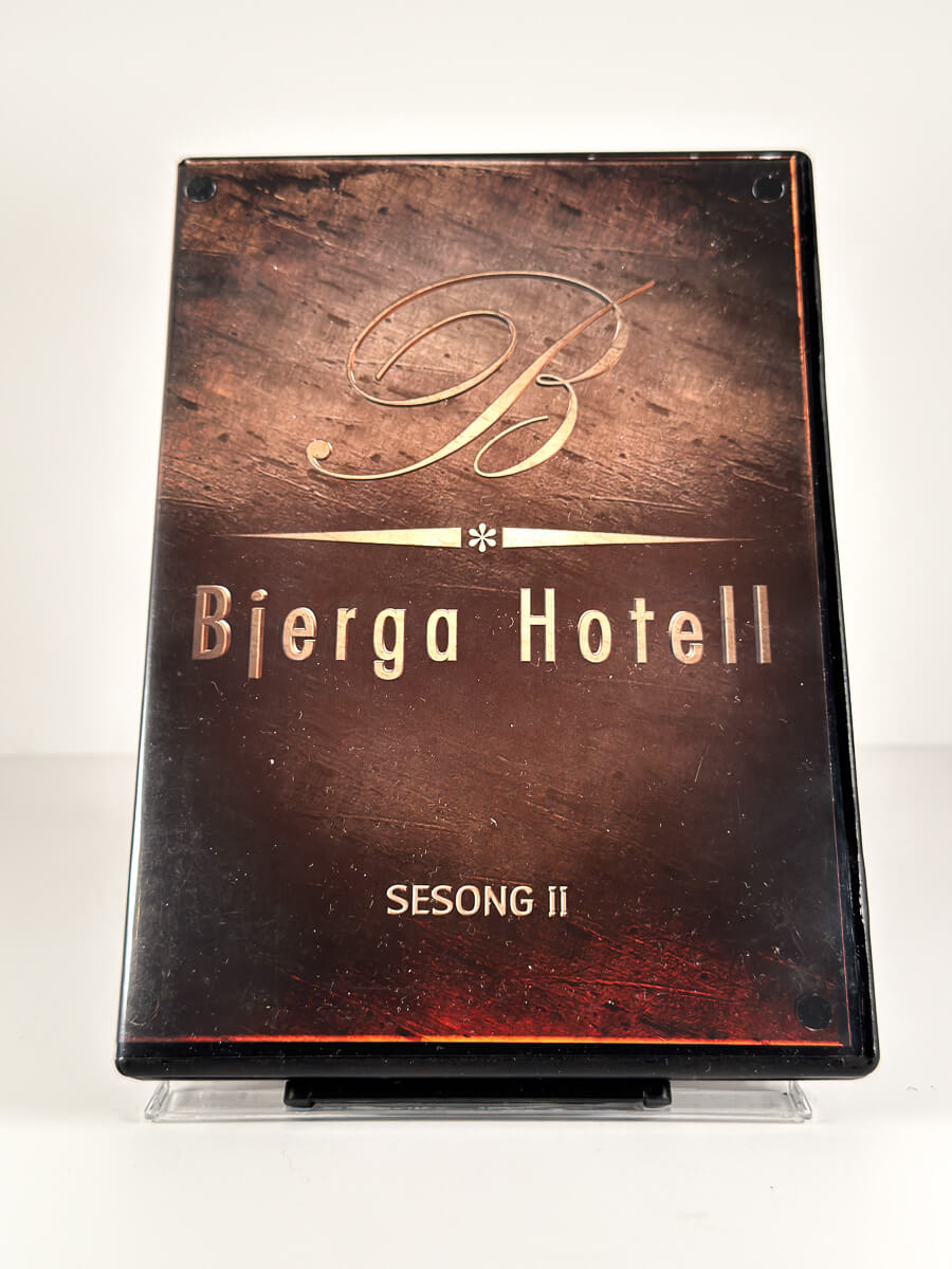 Forside av cover til Bjerga Hotell – Sesong II på DVD
