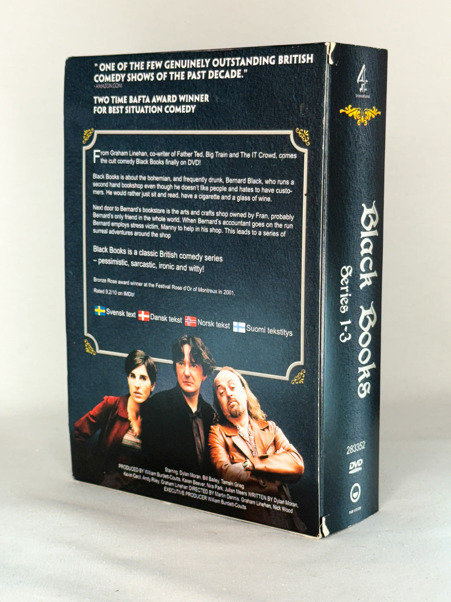 Bakside av samleboks for Black Books – Series 1–3, klassisk britisk humorserie – brukt DVD hos Brukbar Film