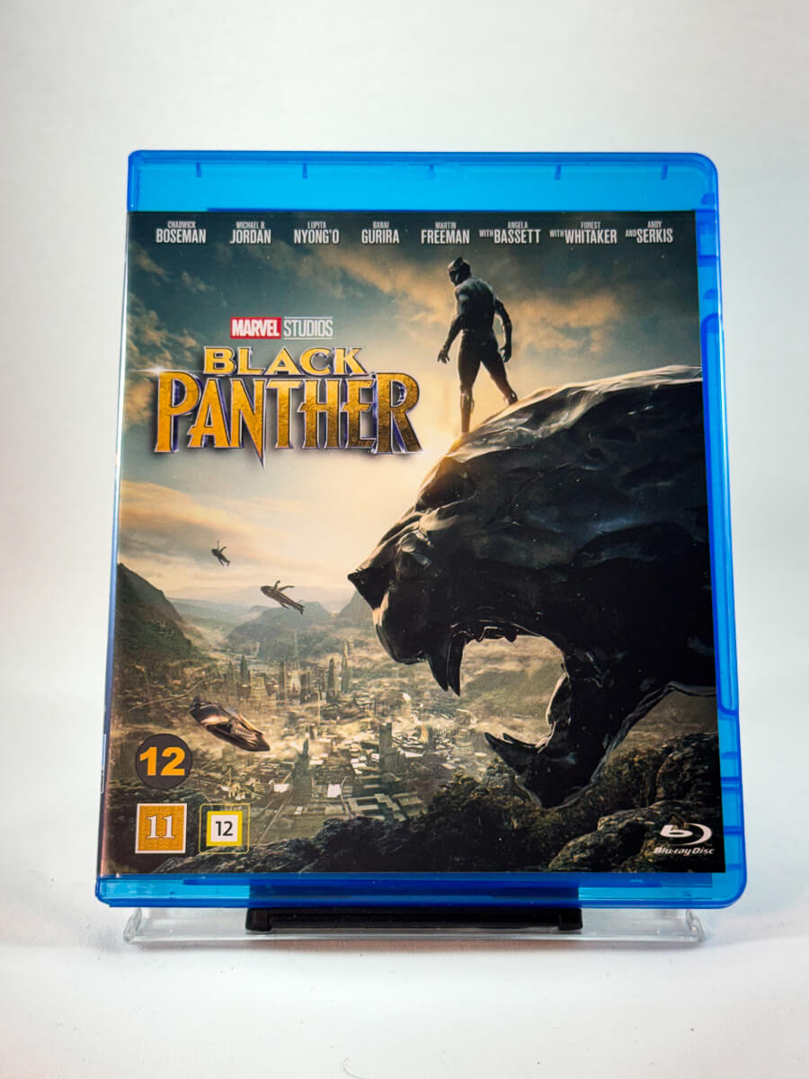 Forside av Blu-ray-cover til Black Panther, bruktfilm hos nettbutikken Brukbar Film