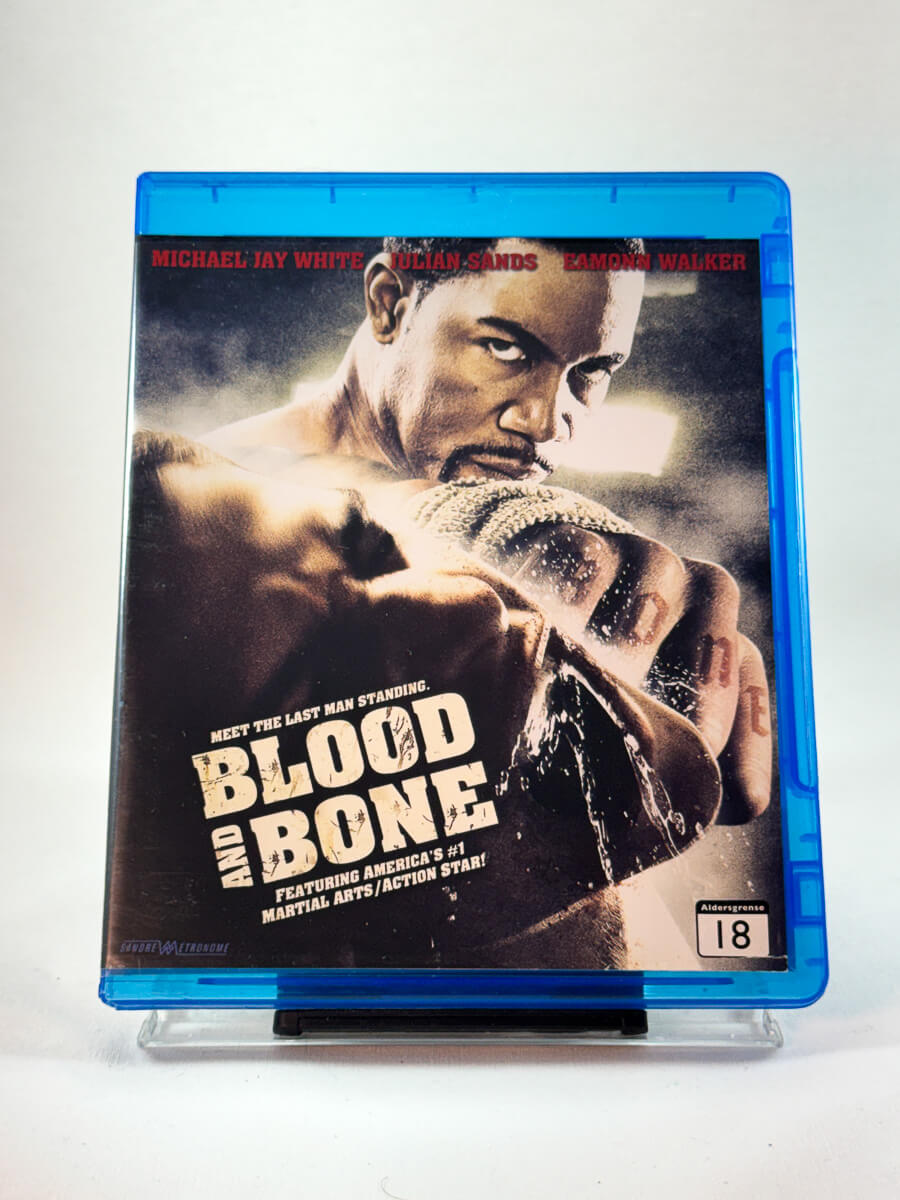 Forside av cover til Blood and Bone, bruktfilm hos nettbutikken Brukbar Film