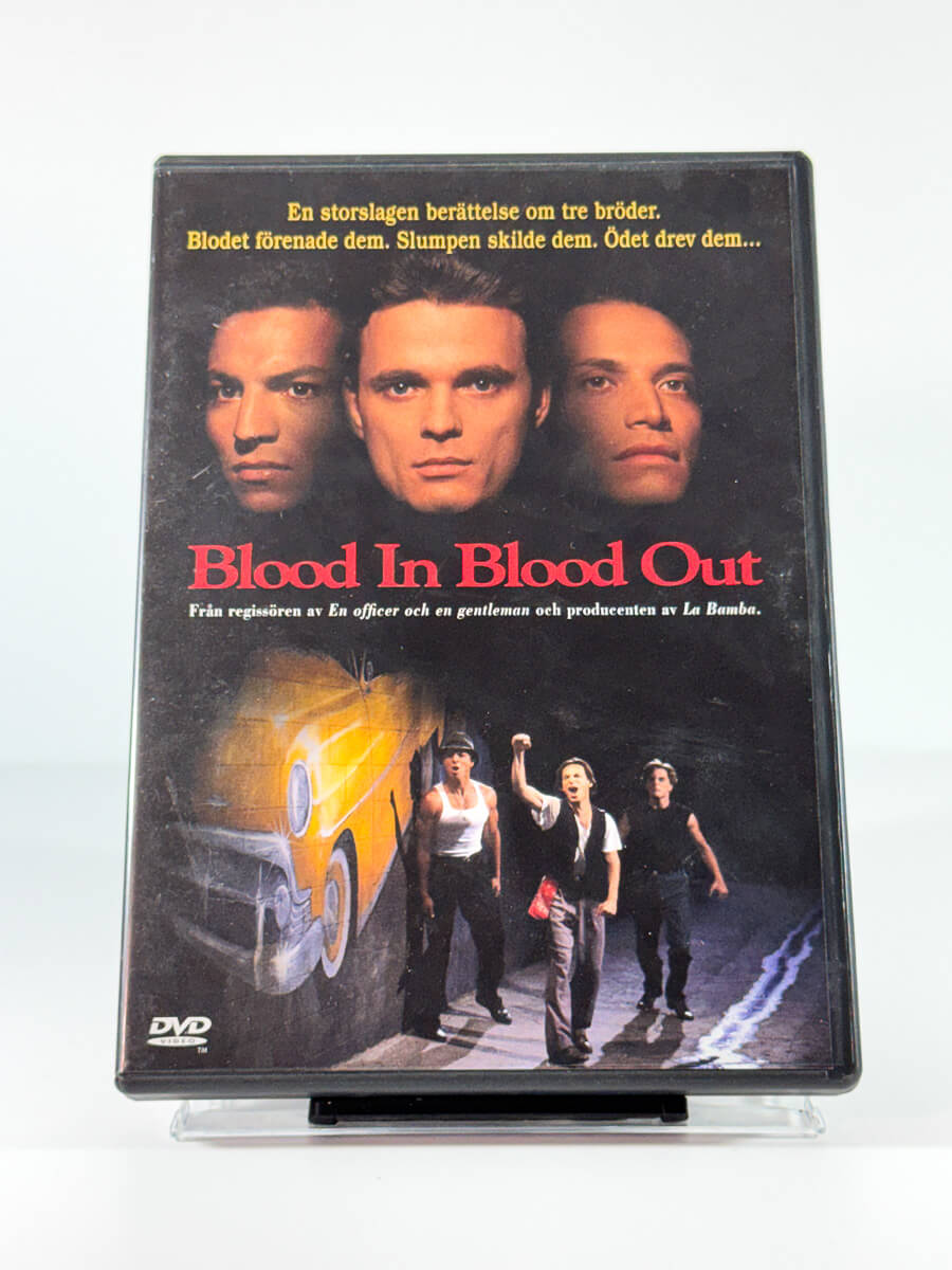 Forside av cover til Blood In Blood Out, bruktfilm hos nettbutikken Brukbar Film