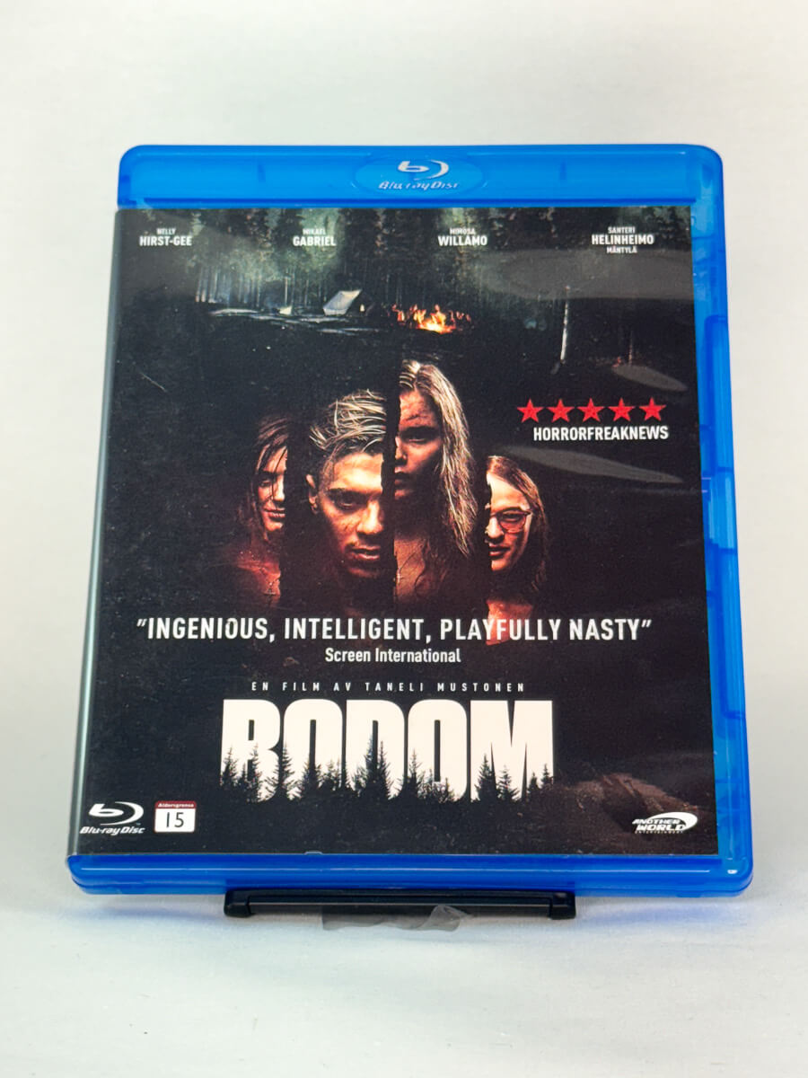 Forside av Blu-ray-cover til Bodom – brukt nordisk horrorfilm tilgjengelig hos Brukbar Film