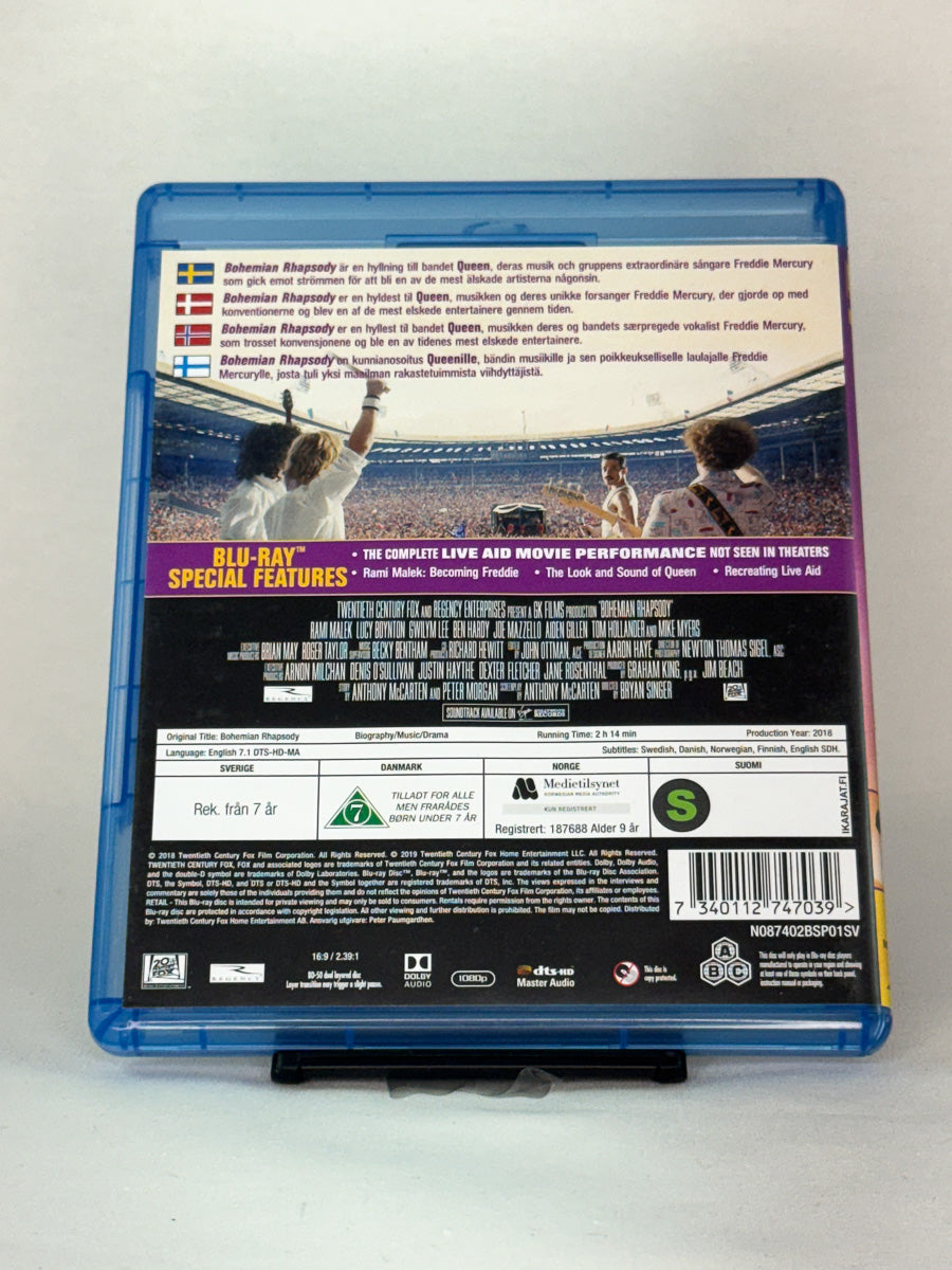 Bakside av Blu-ray-cover for Bohemian Rhapsody – brukt original Blu-ray musikkdrama fra Brukbar Film