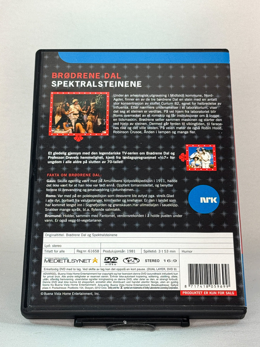 Brødrene Dal og Spektralsteinene – bakside av DVD-cover med synopsis og teknisk info hos Brukbar Film