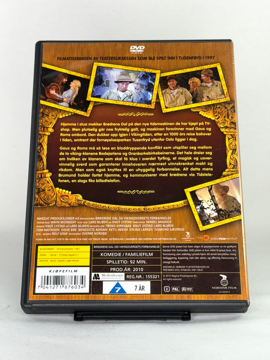 DVD-bakside til filmen Brødrene Dal og vikingsverdets forbannelse
Baksiden viser info, spesifikasjoner og eventuell ekstratekst – produktbilde fra nettbutikken Brukbar Film