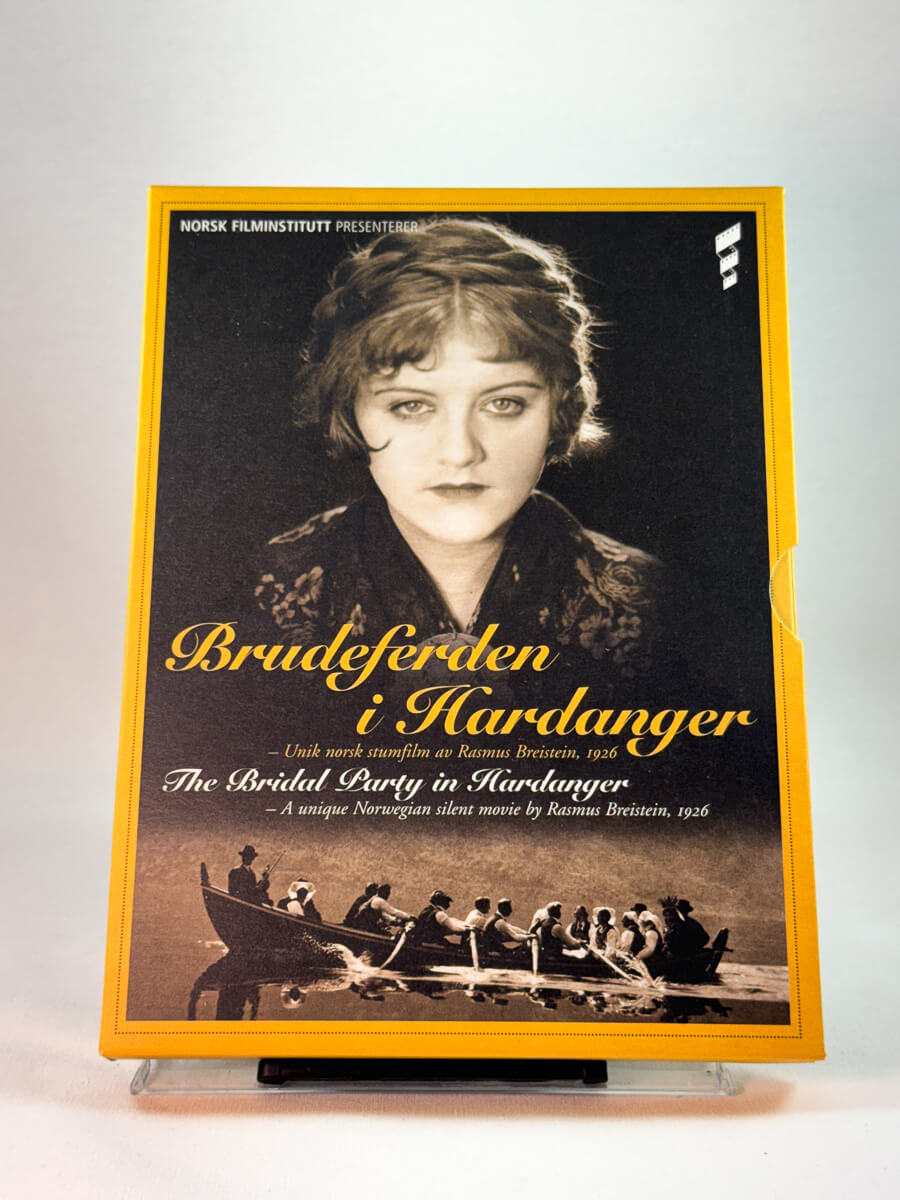 Forside av cover til Brudeferden i Hardanger, bruktfilm på DVD hos Brukbar Film