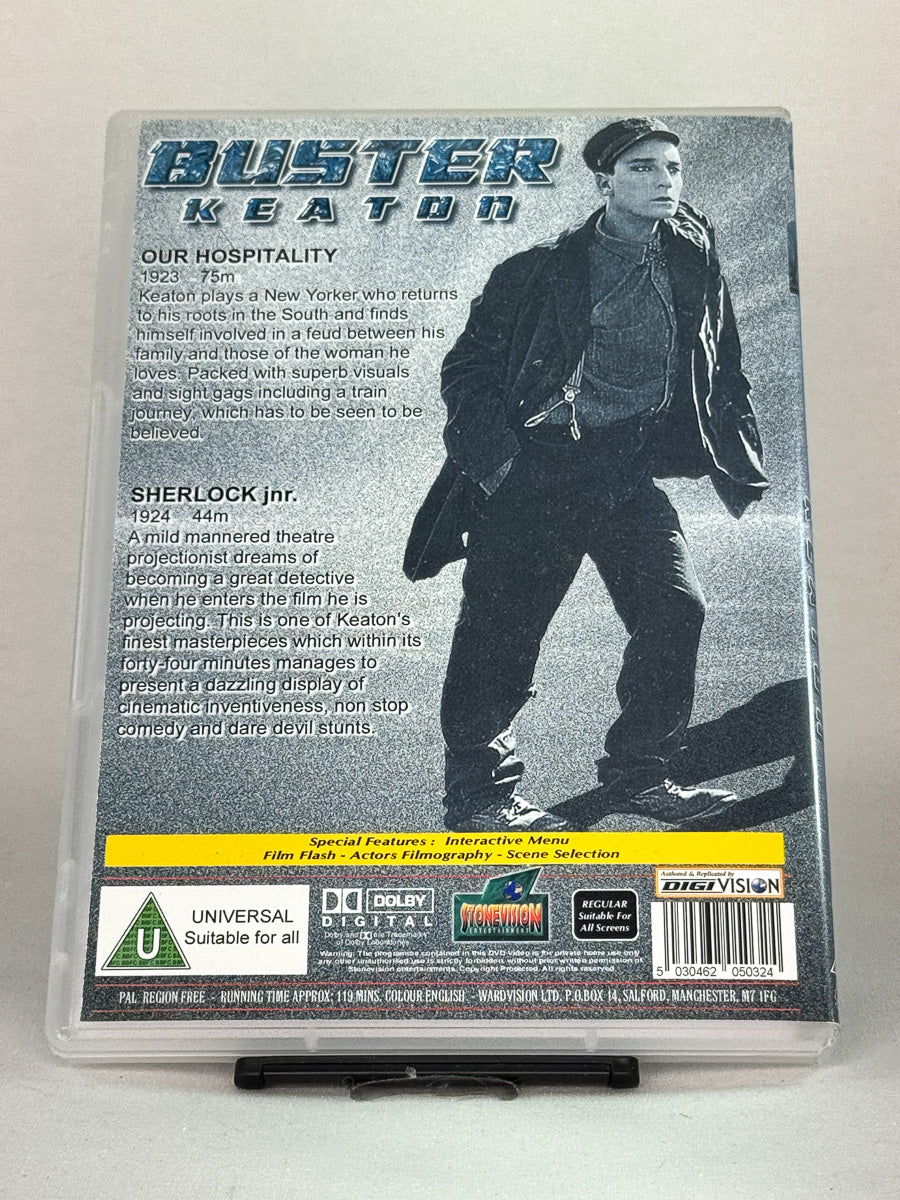 Bakside av DVD-cover til Buster Keaton Volume 1 – inneholder Our Hospitality og Sherlock Jr., original brukt DVD-utgave tilgjengelig hos Brukbar Film.